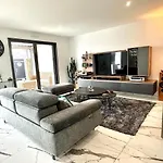 Recente Spacieuse Piscine St Gilles * سانت جيل كروا دي فيي