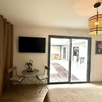 Recente Spacieuse Piscine St Gilles فيلة سانت جيل كروا دي فيي