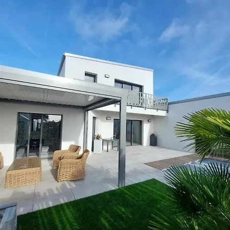 Recente Spacieuse Piscine St Gilles Villa Saint Gilles Croix de vie