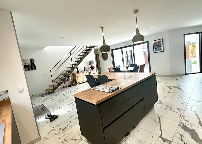 Recente Spacieuse Piscine St Gilles