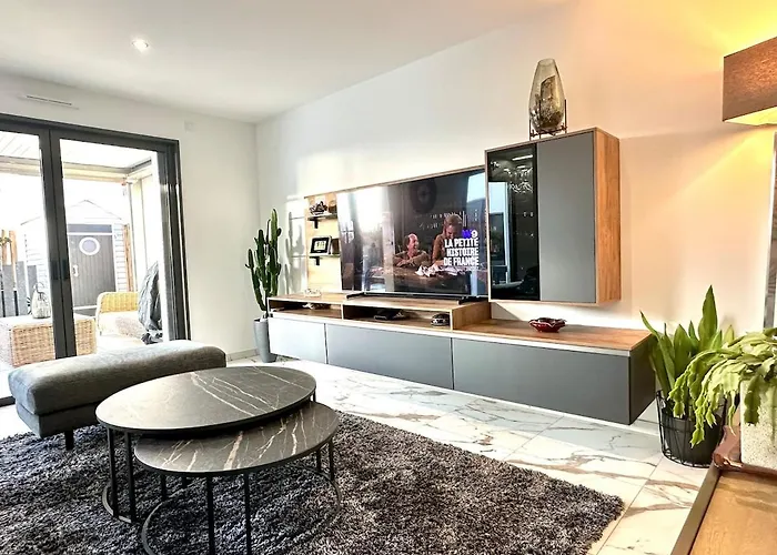 Recente Spacieuse Piscine St Gilles Saint Gilles Croix de vie