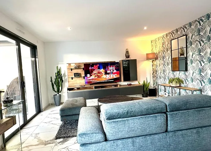 Recente Spacieuse Piscine St Gilles *