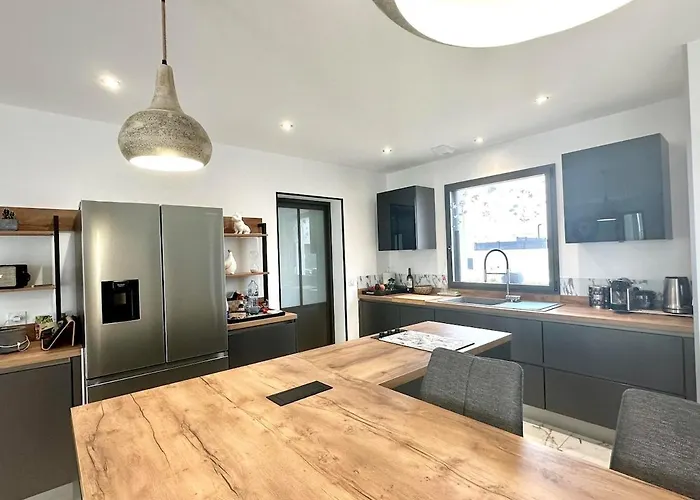 Recente Spacieuse Piscine St Gilles *