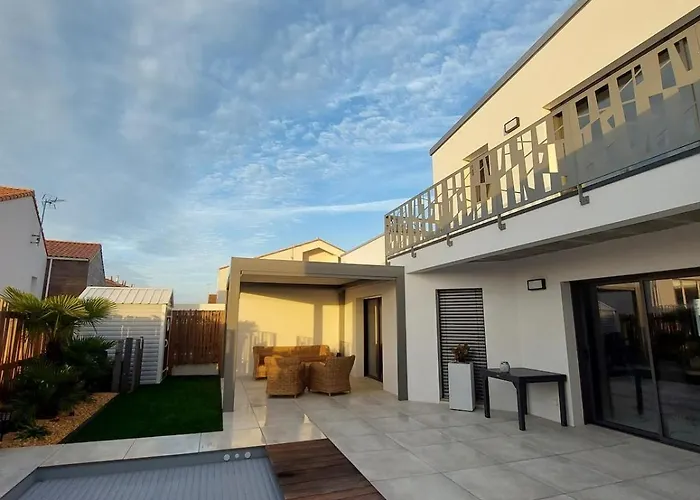 Recente Spacieuse Piscine St Gilles Saint Gilles Croix de vie