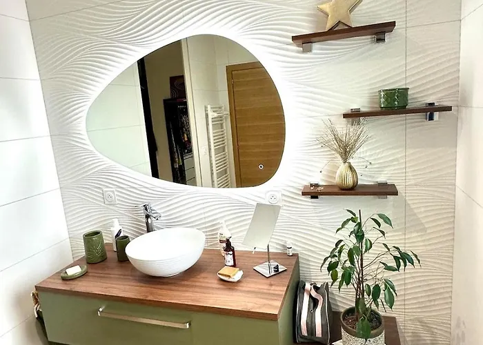 Recente Spacieuse Piscine St Gilles Villa *