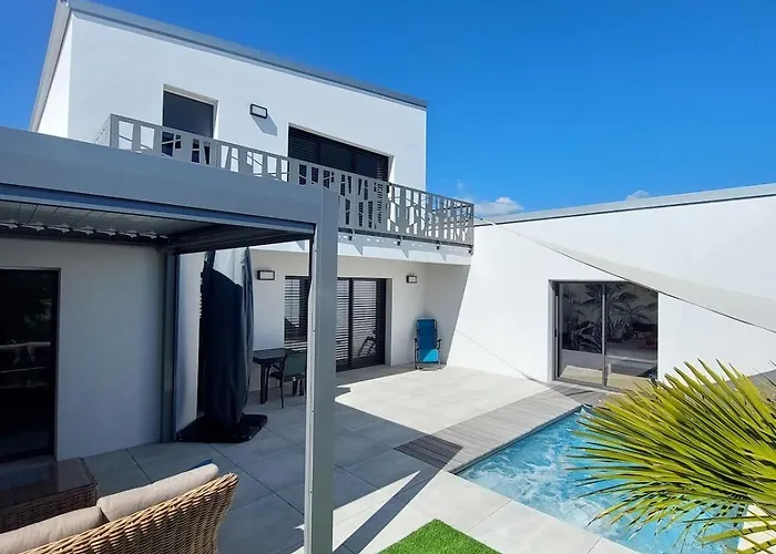 Recente Spacieuse Piscine St Gilles Villa *