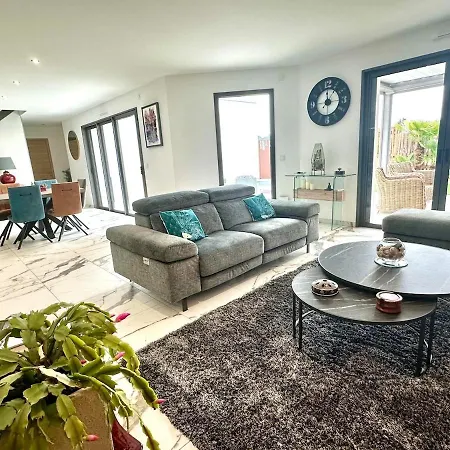 Recente Spacieuse Piscine St Gilles Βίλα *